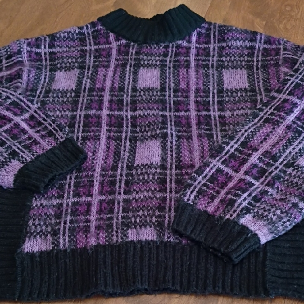 Nine West Purple and Black Knit Sweater Size Small Vintage